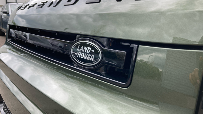 Land Rover Defender 3.0 D250 X-Dynamic HSE 110 5dr Auto Diesel Estate - Image 48